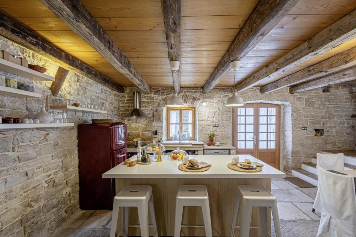 Una In Kranjcici - Haus Fuer 5-6 Personen Svetvincenat Bagian luar foto