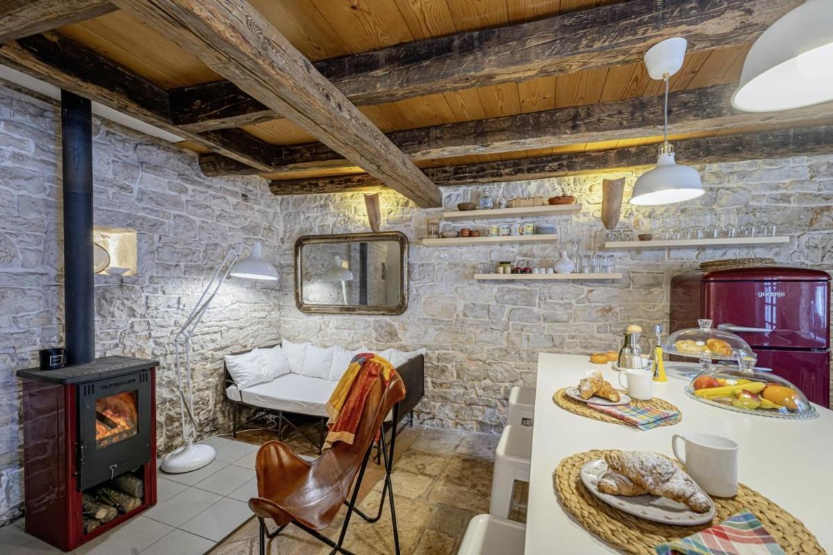 Una In Kranjcici - Haus Fuer 5-6 Personen Svetvincenat Bagian luar foto