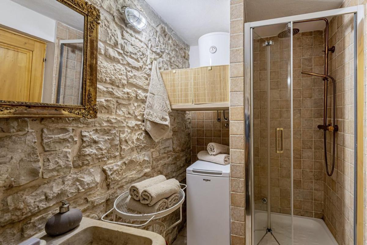 Una In Kranjcici - Haus Fuer 5-6 Personen Svetvincenat Bagian luar foto