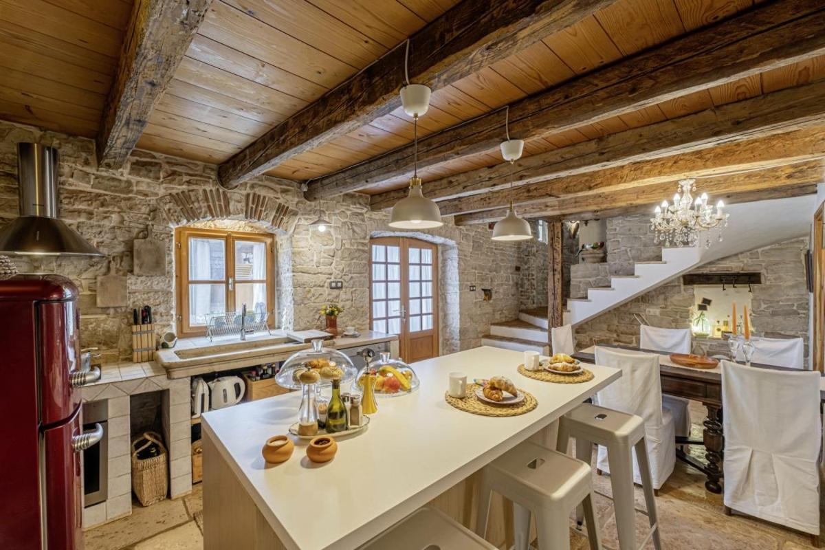 Una In Kranjcici - Haus Fuer 5-6 Personen Svetvincenat Bagian luar foto
